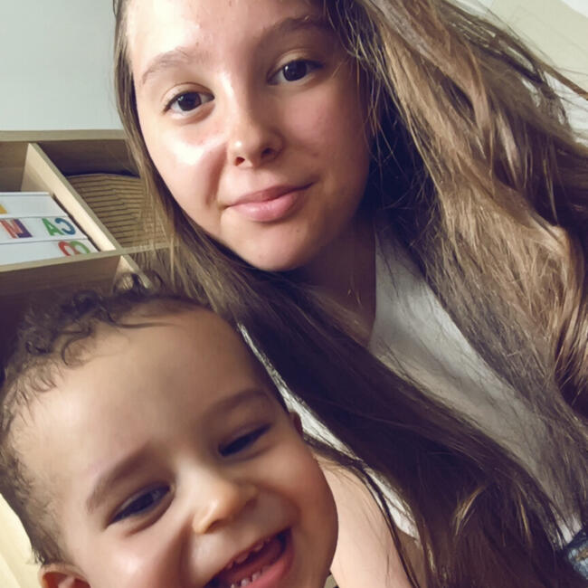 Baby-sitter à Grenoble: Angélina