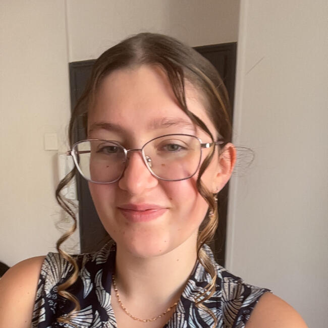 Babysitter in Poitiers: Loriana