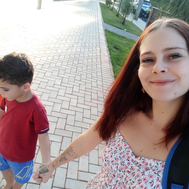 Emprego de babá em Goiânia: Thacila