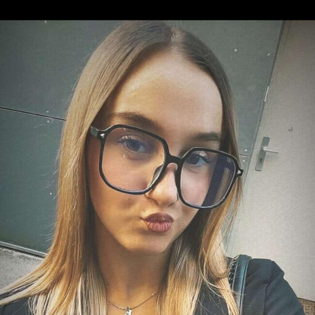 Babysitter in Fondettes: Louna