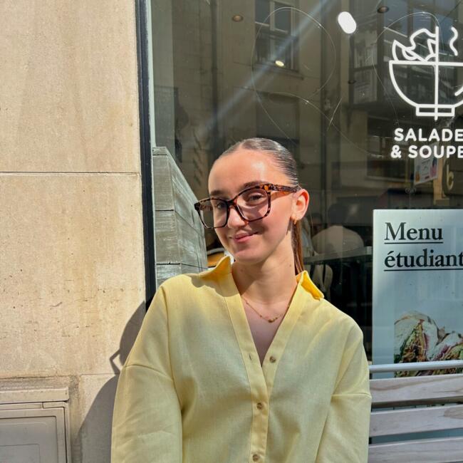 Babysitter in Fondettes: Louna