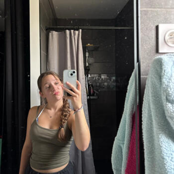 Babysitter Hennebont: Enora