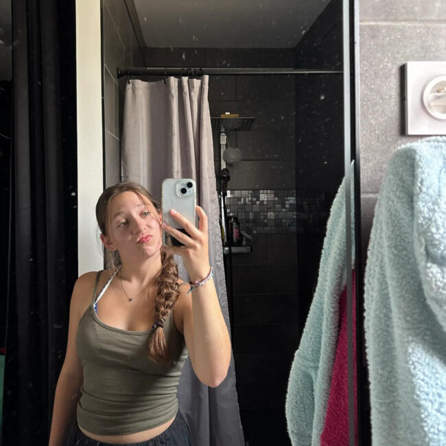 Babysitter in Hennebont: Enora