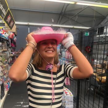 Babysitter in Rouen: ALICIA