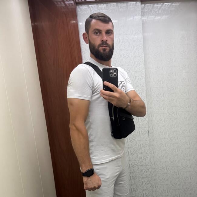 Job de babysitting în Chișinău: Artiom