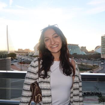 Babysitter in Elmhurst: Ava