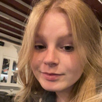 Babysitter Lovendegem: Leila 