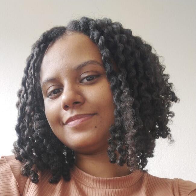 Babá em Goianira: Nayara Jeiely