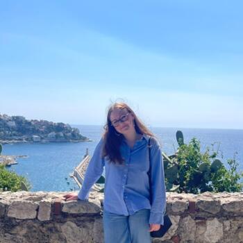 Baby-sitter à Nice: Clara