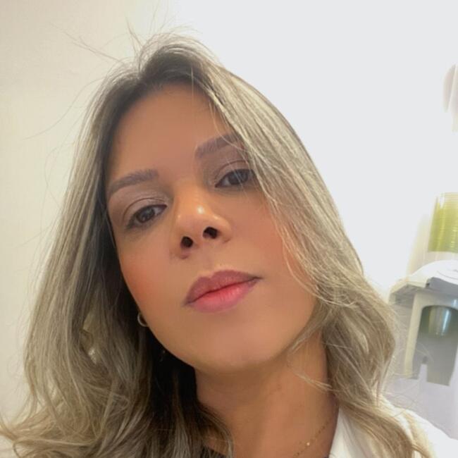 Emprego de babá em Brasília: Fabiana