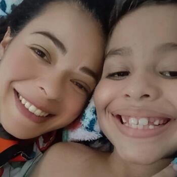 Emprego de babá em Paulo Afonso: emprego de babá Aline Kelly