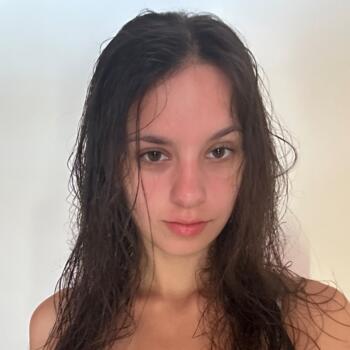 Babysitter in Derby: Esther