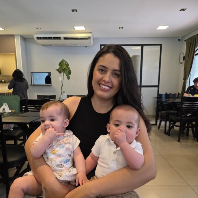 Emprego de babá em Maringá: Isabella