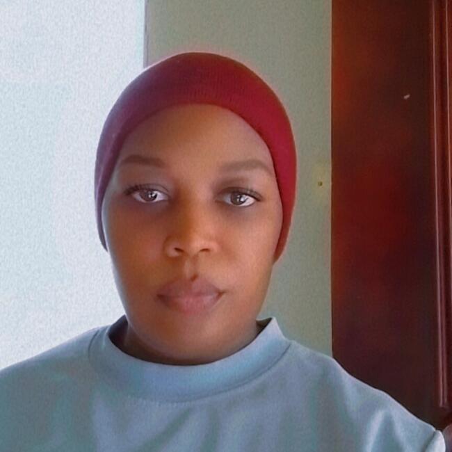 جليسة أطفال في إمارة الشارقة: Hellen lillian