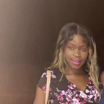 Babysitter Spanish Town: Atica