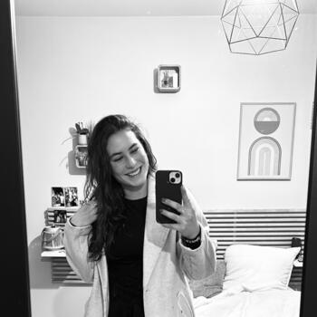 Babysitter in Pouillé-les-Côteaux: Inès