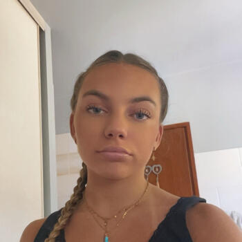 Babysitter in Capbreton: Jade
