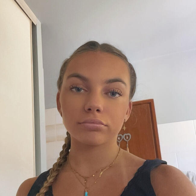 Babysitter in Capbreton: Jade