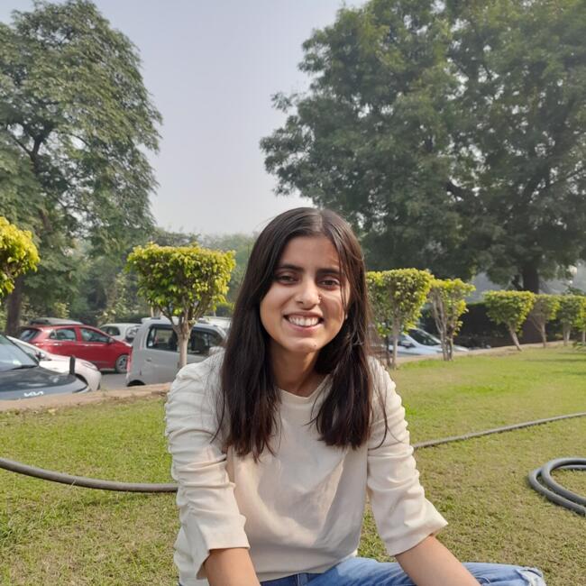 नई दिल्ली में बेबीसिटर: Palak