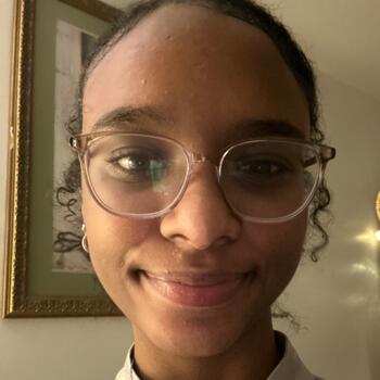 Baby-sitter in Toronto: Hala