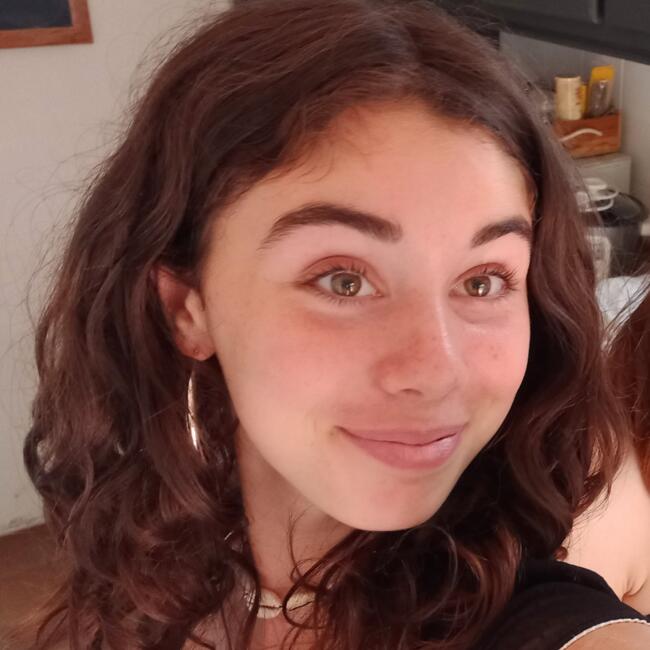 Babysitter in Rennes: Thelma