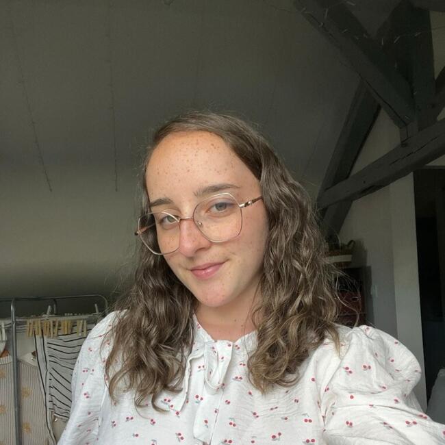 Babysitter in Bourges: Héloïse