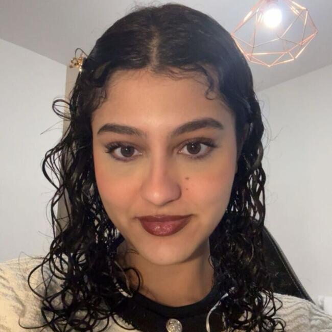 Babysitter in Loos: Yasmine