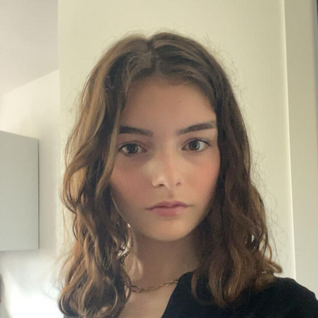 Babysitter in Talence: Juliette