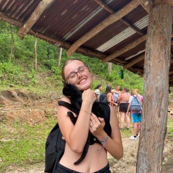 Babysitter in Port-Jérôme: Cassie