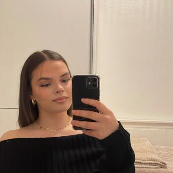 Babysitter in Vitry-sur-Seine: Dina