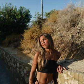 Babysitter in Maia: Lara