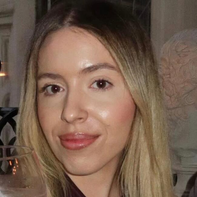 Babysitter in London: Daniella