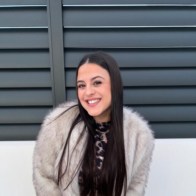 Babysitter in Burriana: Laura