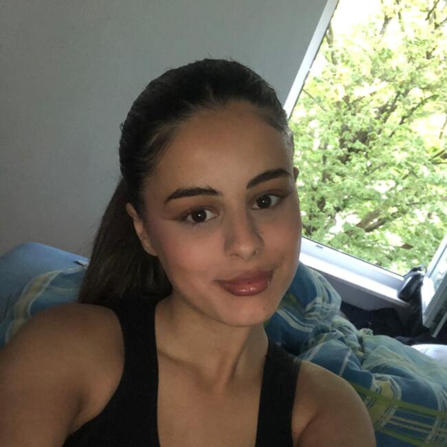 Babysitter in Fellbach: Ariana