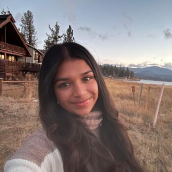 Babysitter in San Jose: Diya in