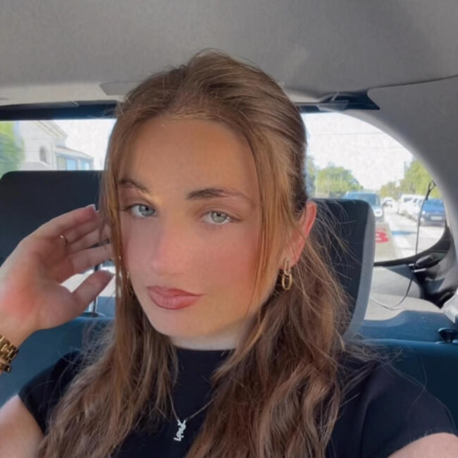 Babysitter στην περιοχή Μασσαλία: Caroline