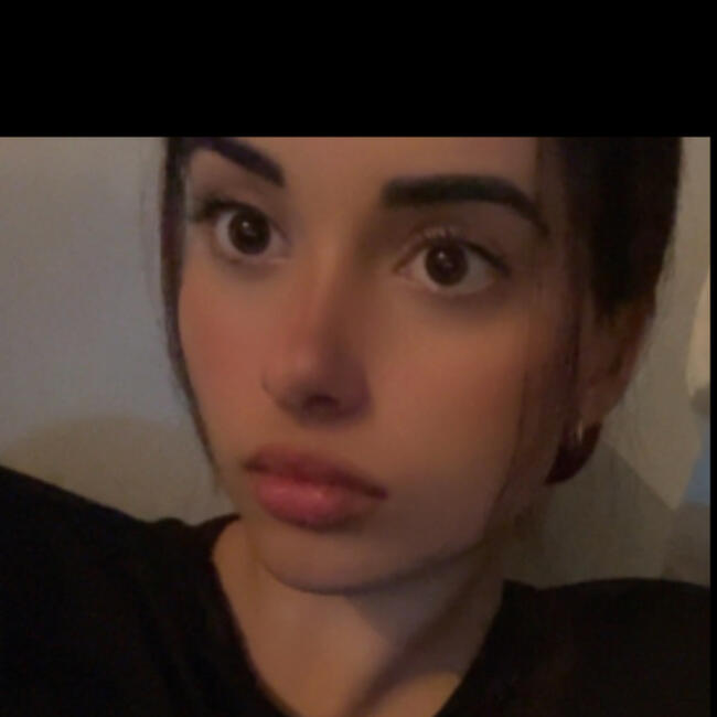 Canguro en Sevilla: Adriana