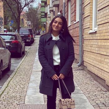 Babysitter in Västra Frölunda: Dena