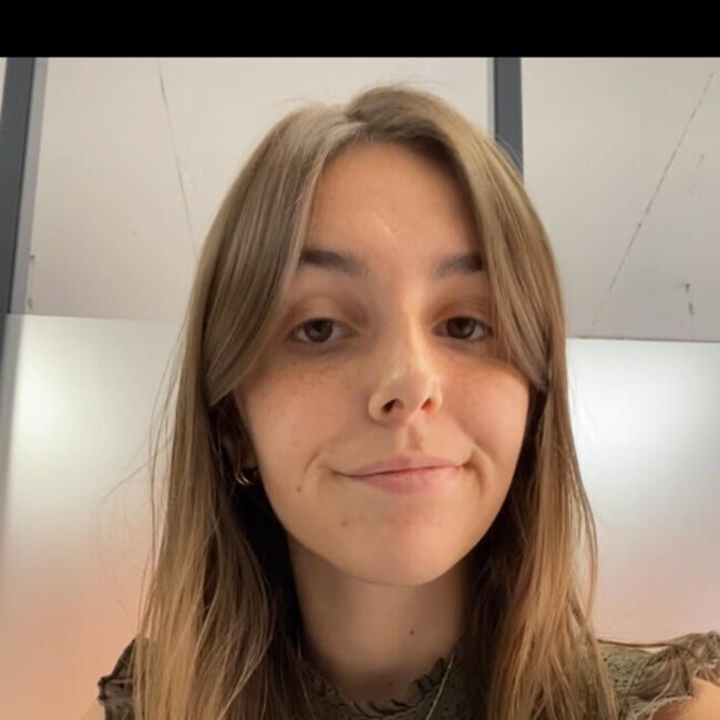Babysitter in Paris: Emma