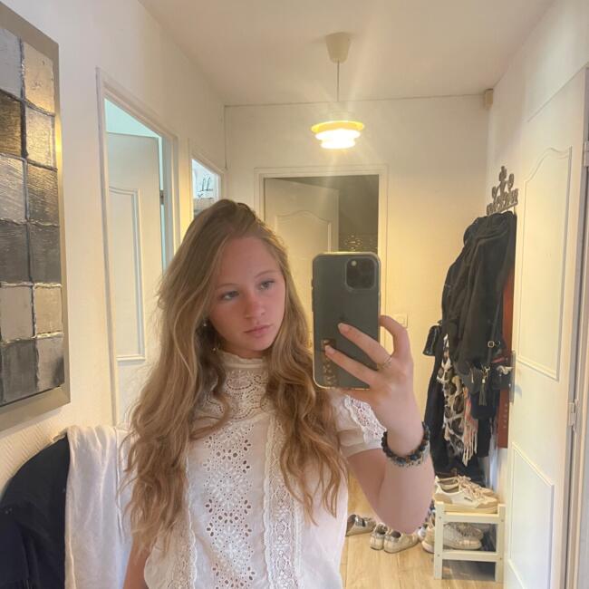 Babysitter in Lagord: Clemence