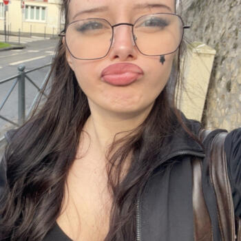 Babysitter in Vanves: Adèle