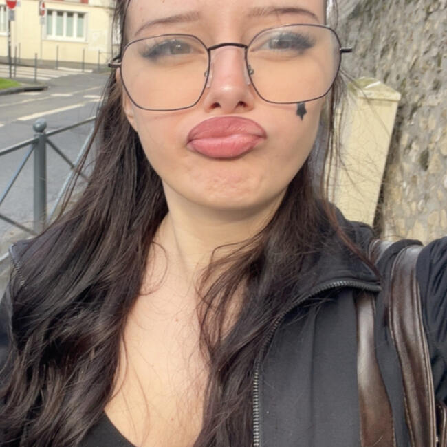 Babysitter in Vanves: Adèle