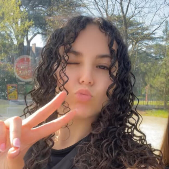 Babysitter in Elbeuf: Nour