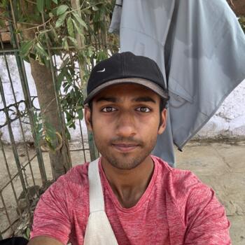 दिल्ली में बेबीसिटर: KARTIK