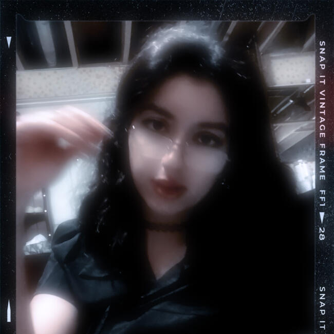 Baby-sitter in Calgary: Mina