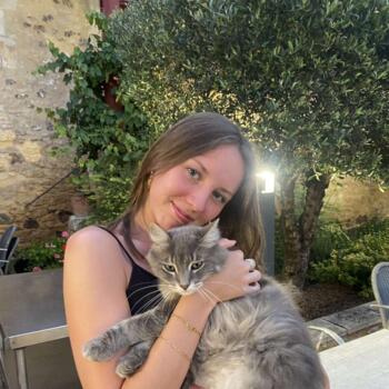 Babysitter in Saint-Manvieu-Bocage: Sarah