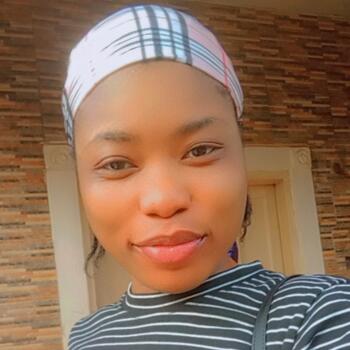Babysitter in Enugu: Ella