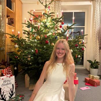 Babysitter Gold Coast: Melanie