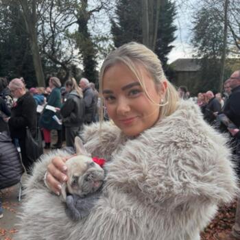 Babysitter Huddersfield: Hannah