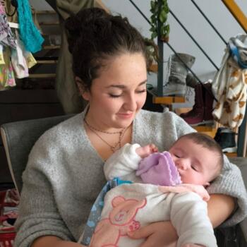 Baby-sitter Pérouges: Émilie